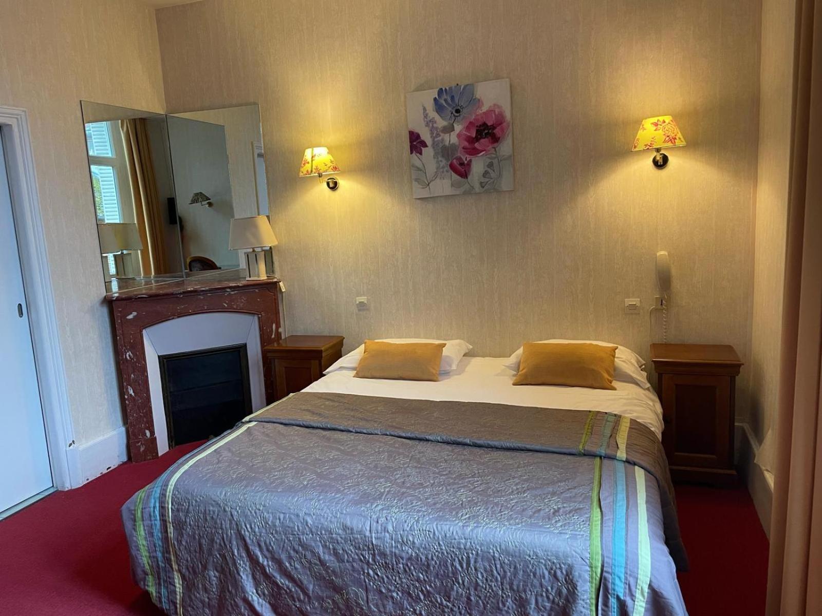 Hotel Le Beau Site Gien Exterior photo
