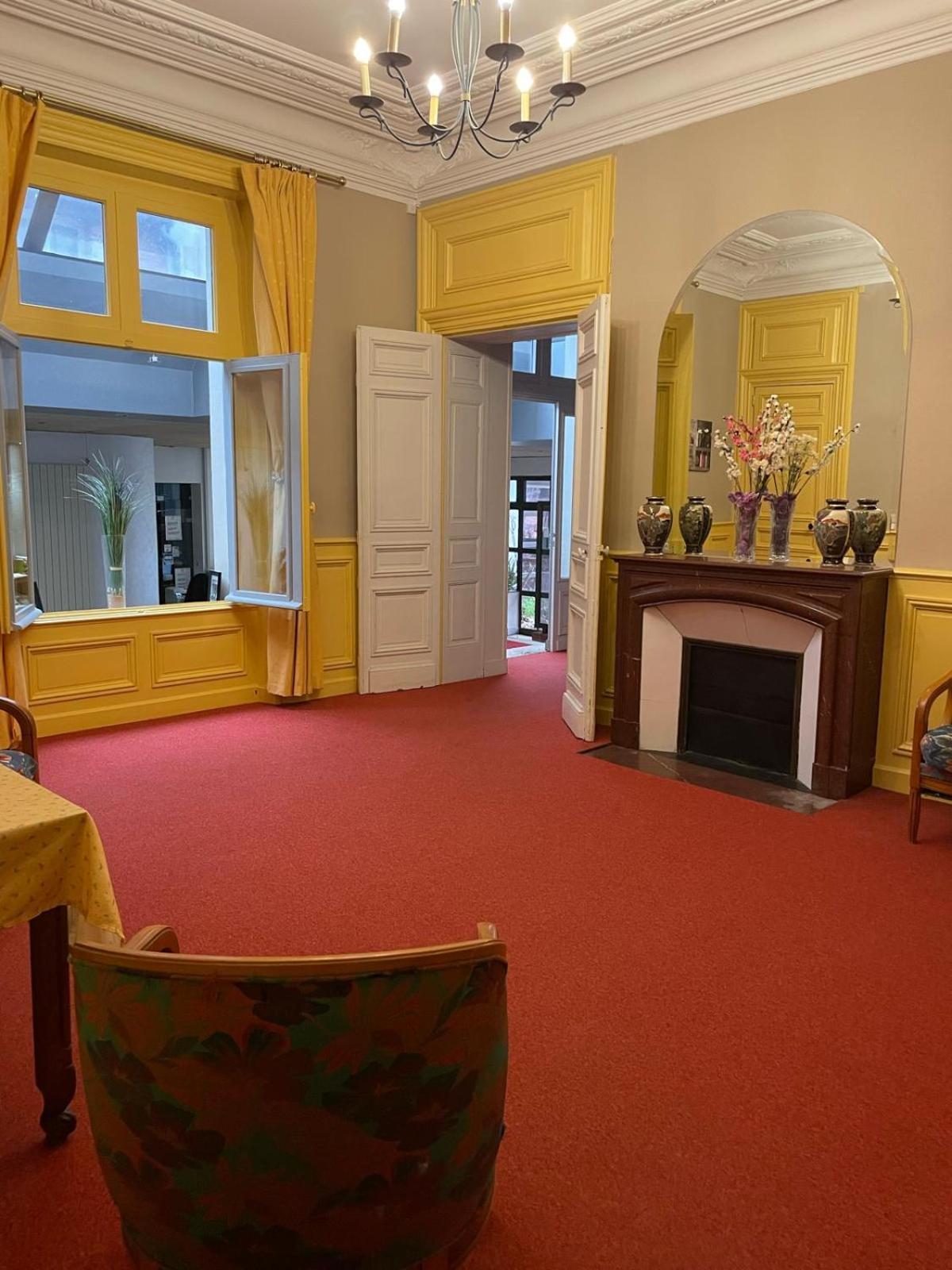 Hotel Le Beau Site Gien Exterior photo