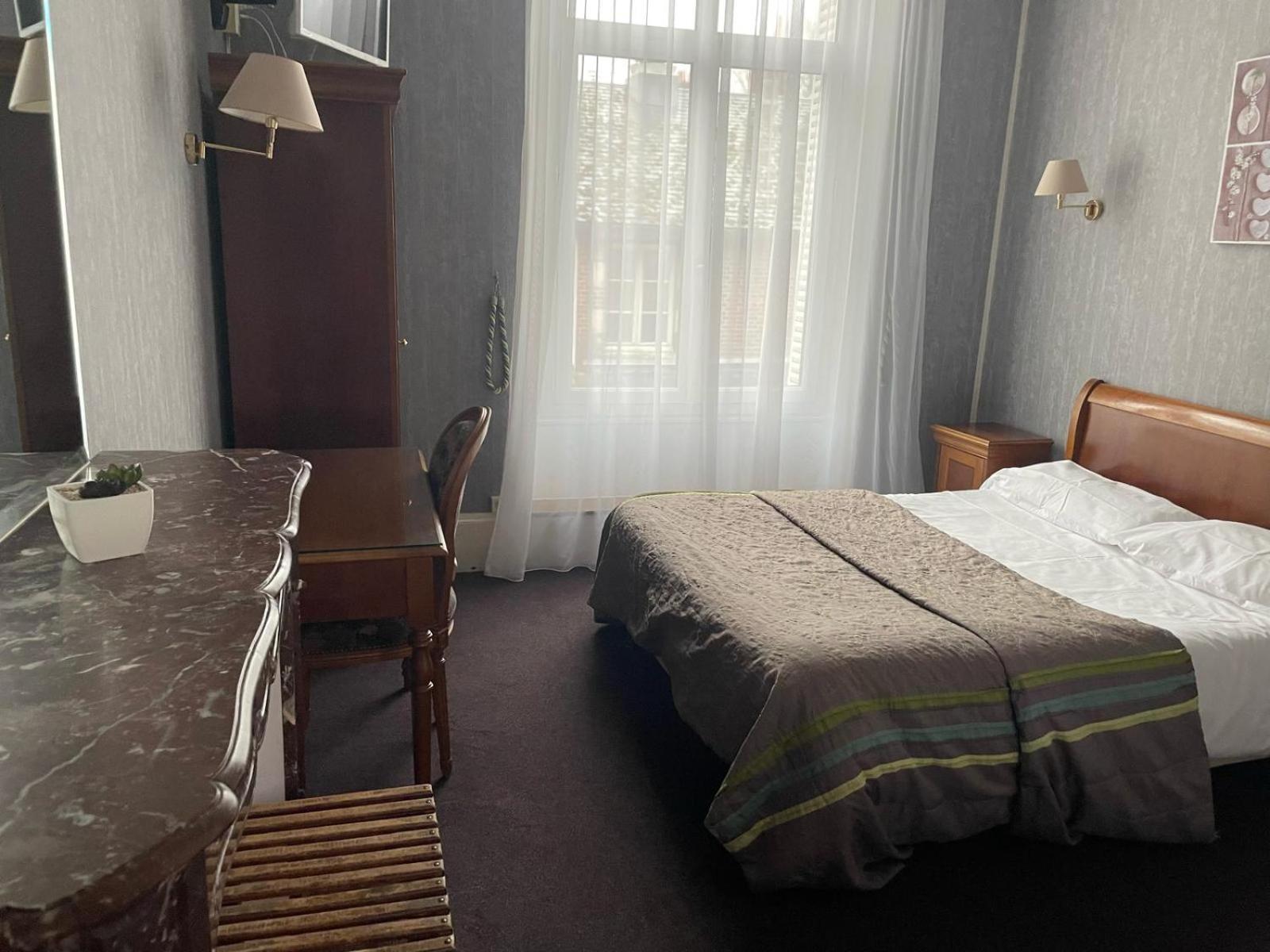 Hotel Le Beau Site Gien Exterior photo