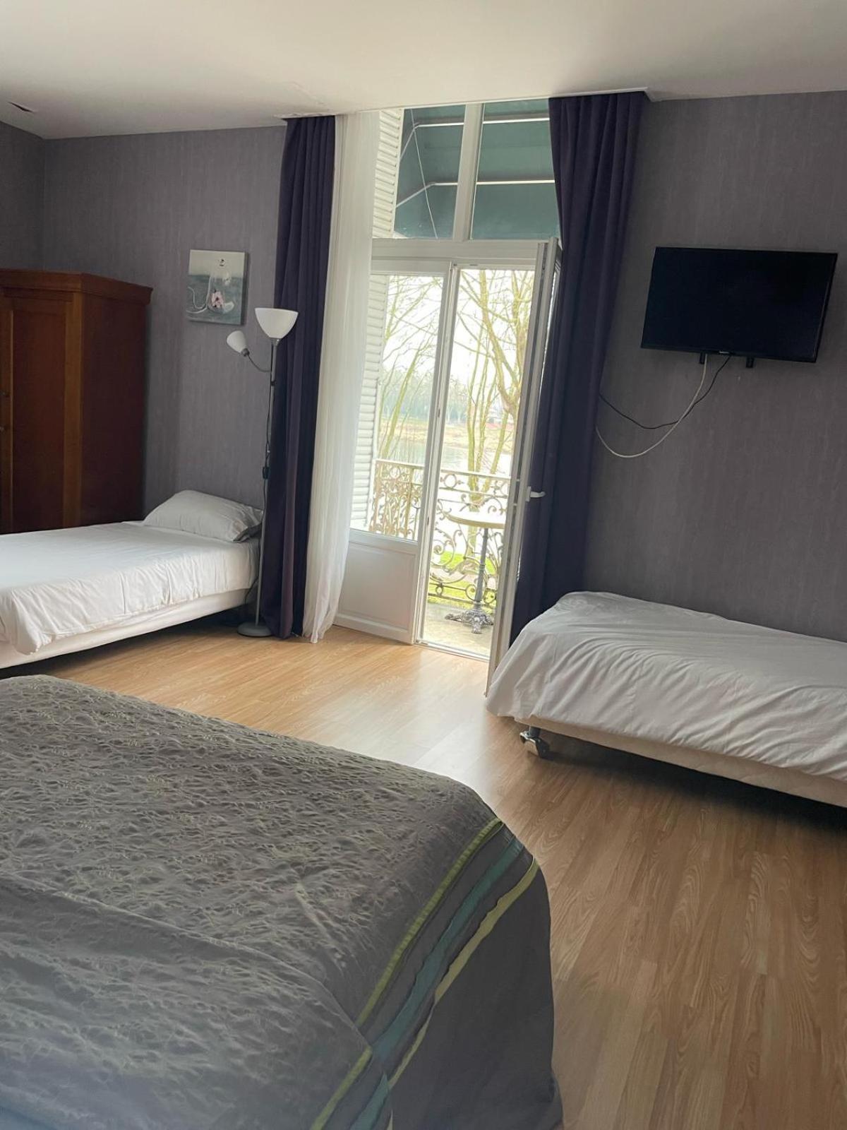 Hotel Le Beau Site Gien Exterior photo