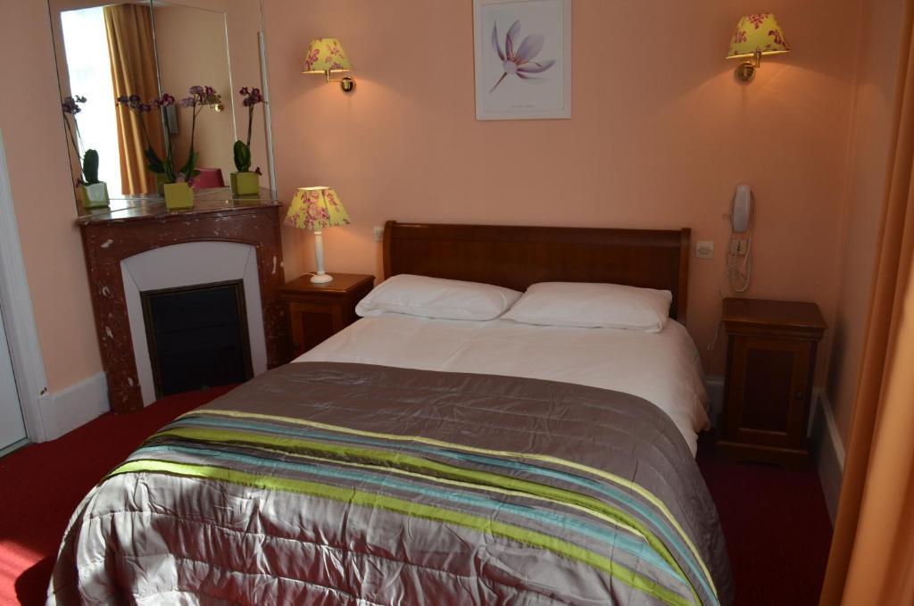 Hotel Le Beau Site Gien Room photo