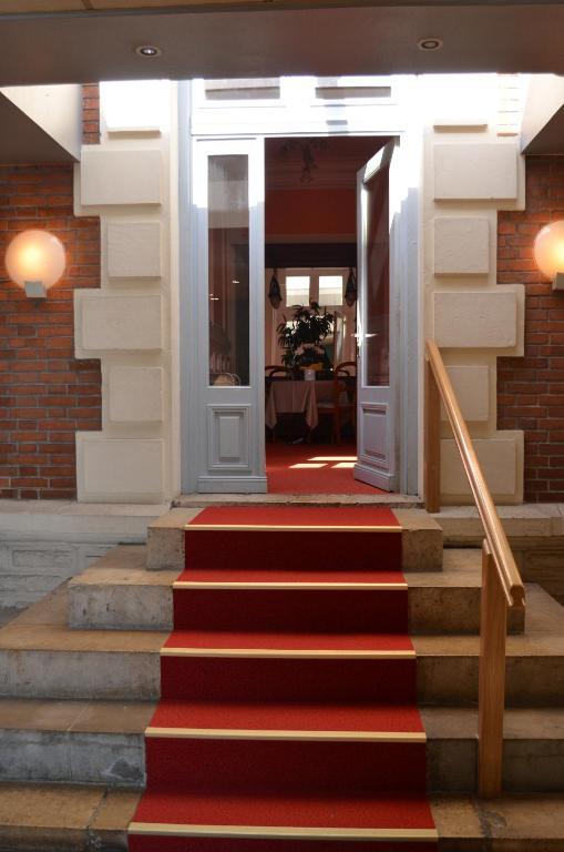 Hotel Le Beau Site Gien Exterior photo