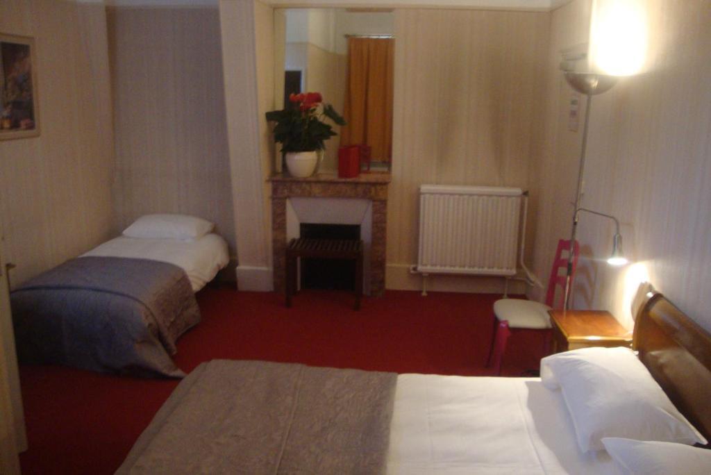 Hotel Le Beau Site Gien Room photo