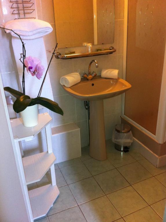 Hotel Le Beau Site Gien Room photo